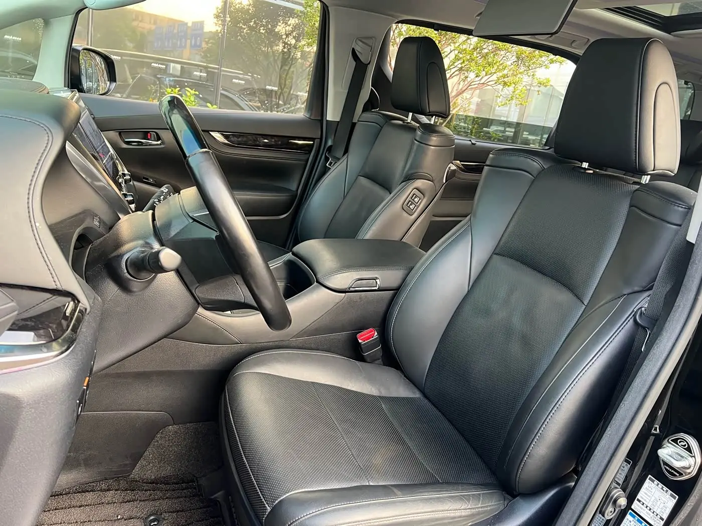 Toyota Vellfire 2021 — Photo 8/9