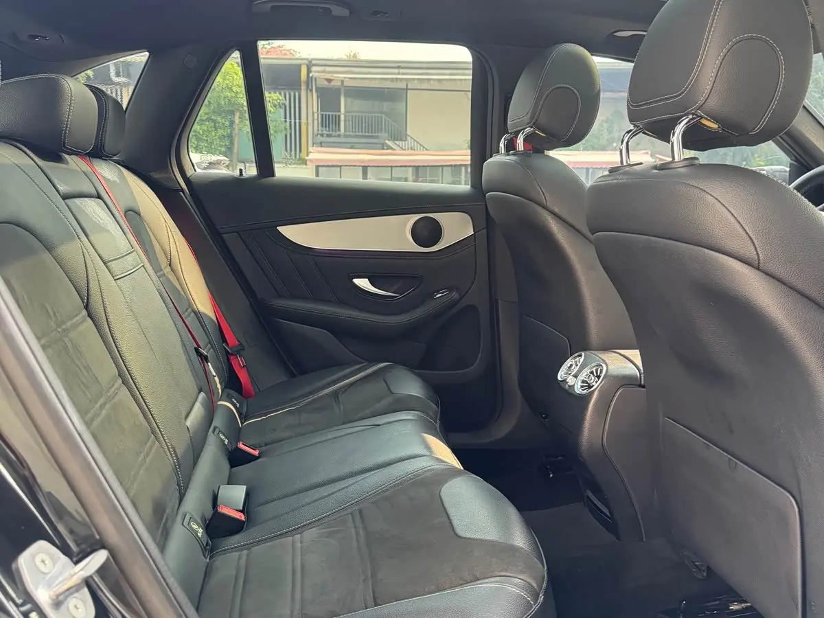 Mercedes-Benz GLC AMG 2019 — Photo 15/20
