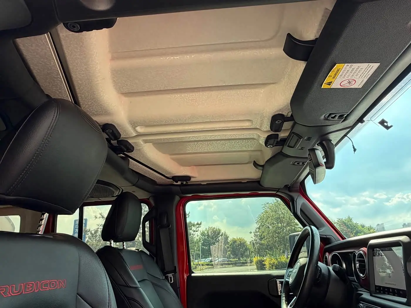 Jeep Wrangler 2019 — Фото 18/20