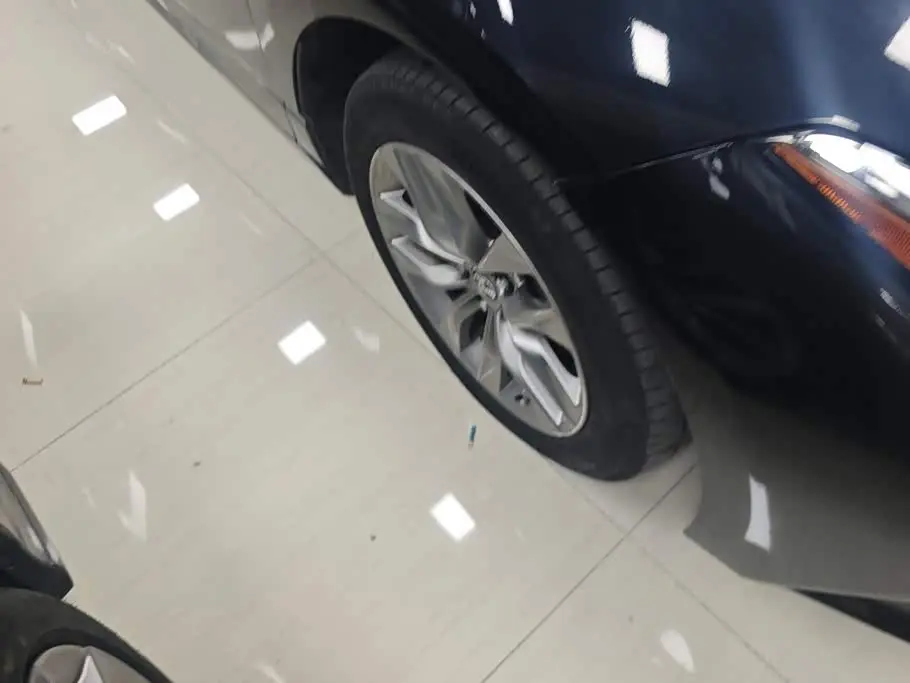 Toyota Avalon 2021 — Photo 6/16