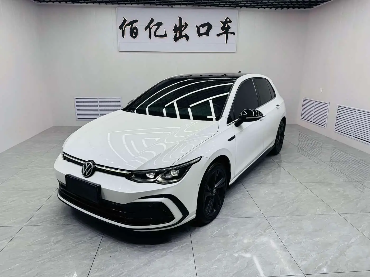 Volkswagen Golf, 2022