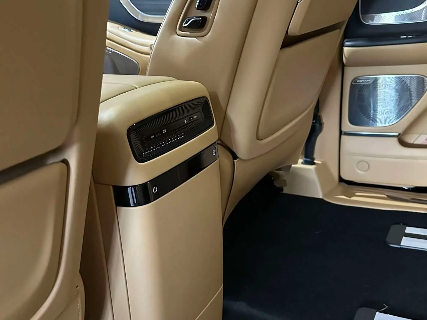 Voyah Auto Voyah Dreamer 2025 — Photo 7/13