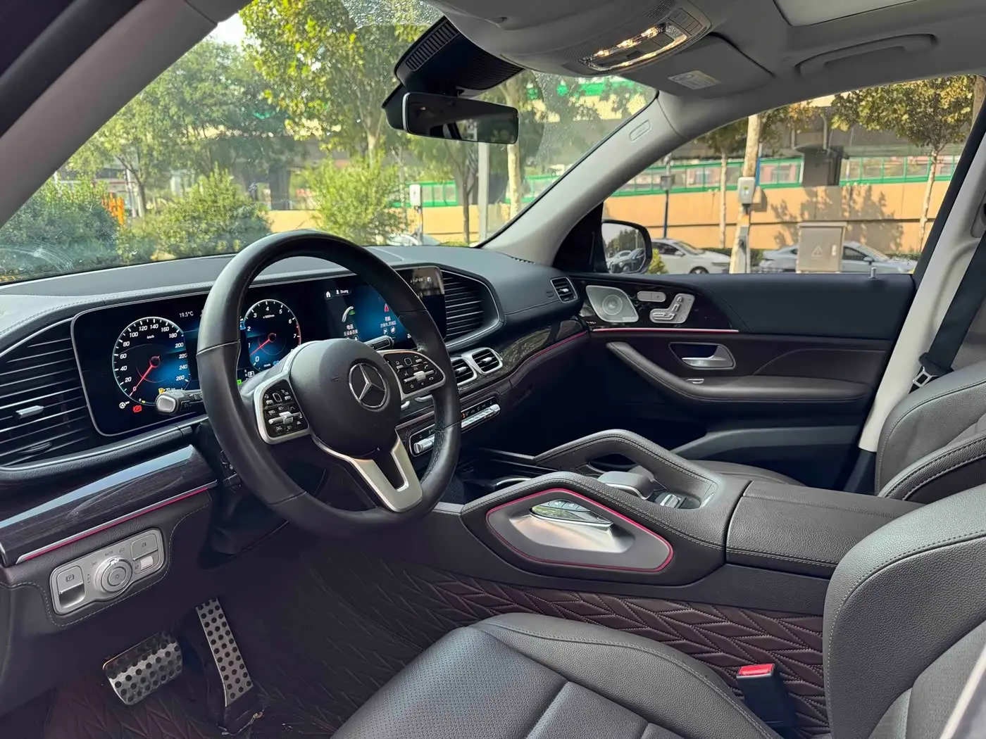 Mercedes-Benz GLS 2023 — Photo 7/9