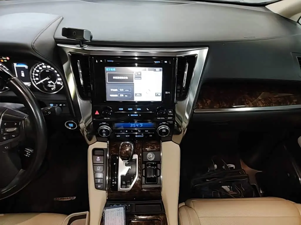 Toyota Alphard 2018 — Фото 13/20