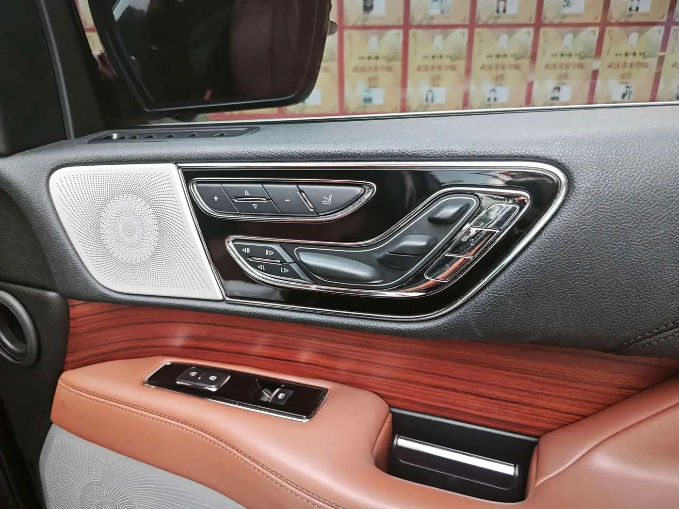 Lincoln Navigator 2020 — Фото 12/13