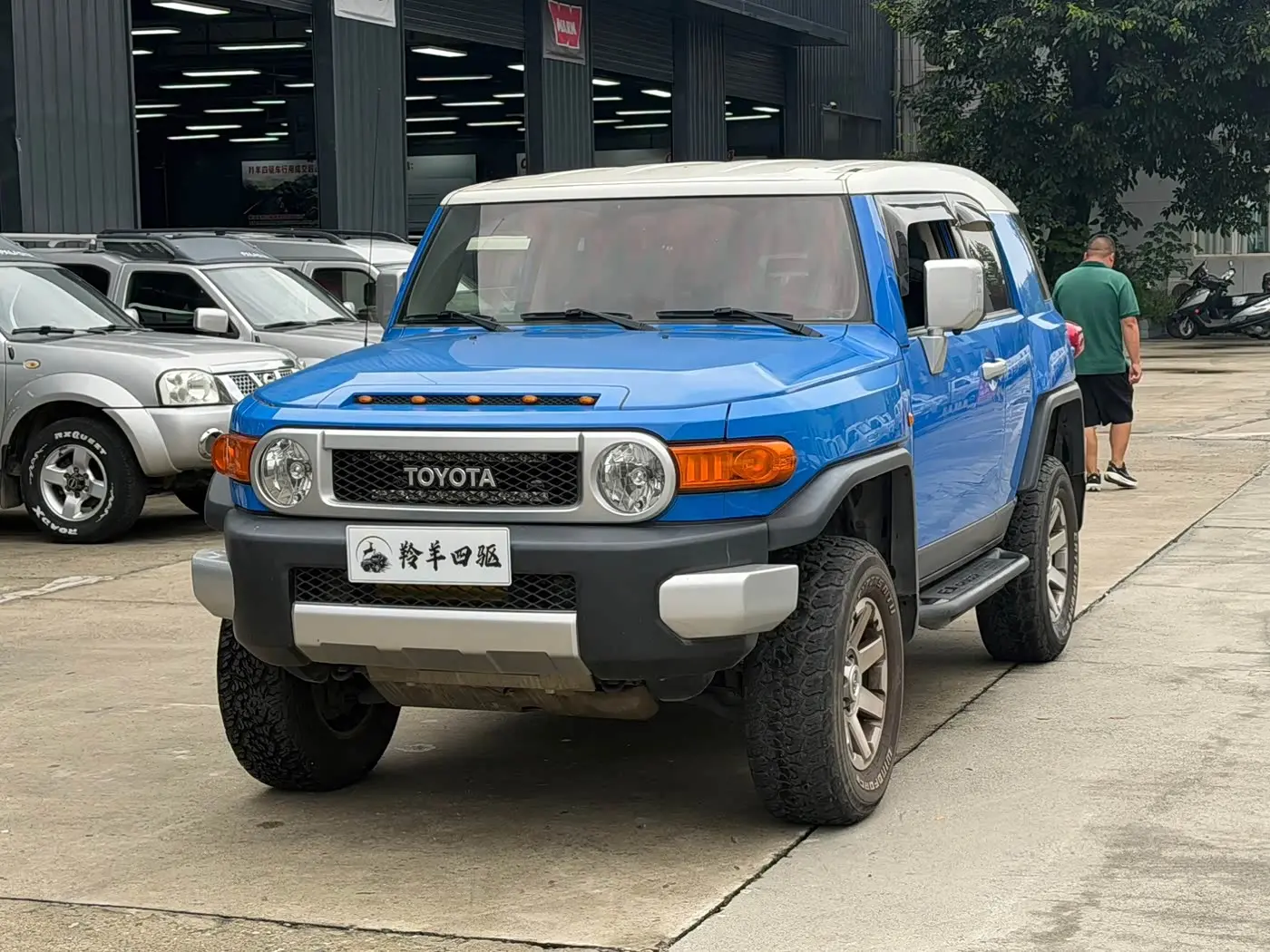 Toyota FJ Cruiser 2009 — Фото 1/17