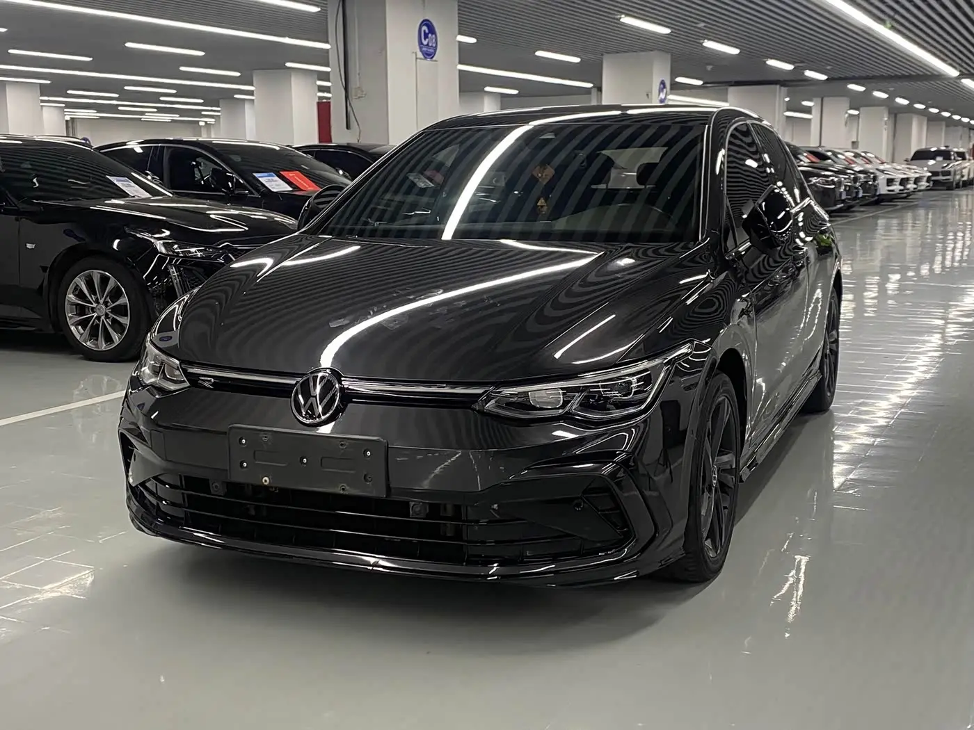 Volkswagen Golf 2021 — Photo 1/16