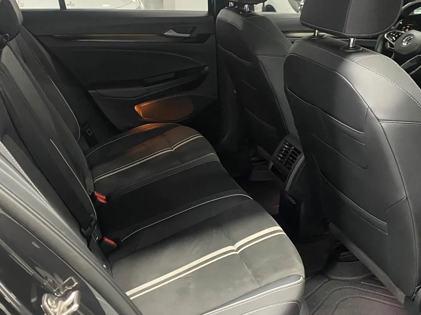Volkswagen Golf 2021 — Photo 11/16