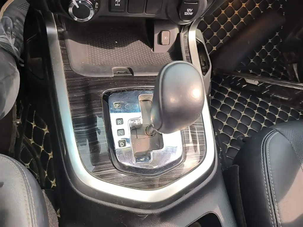 Nissan Terra 2019 — ფოტო 9/20