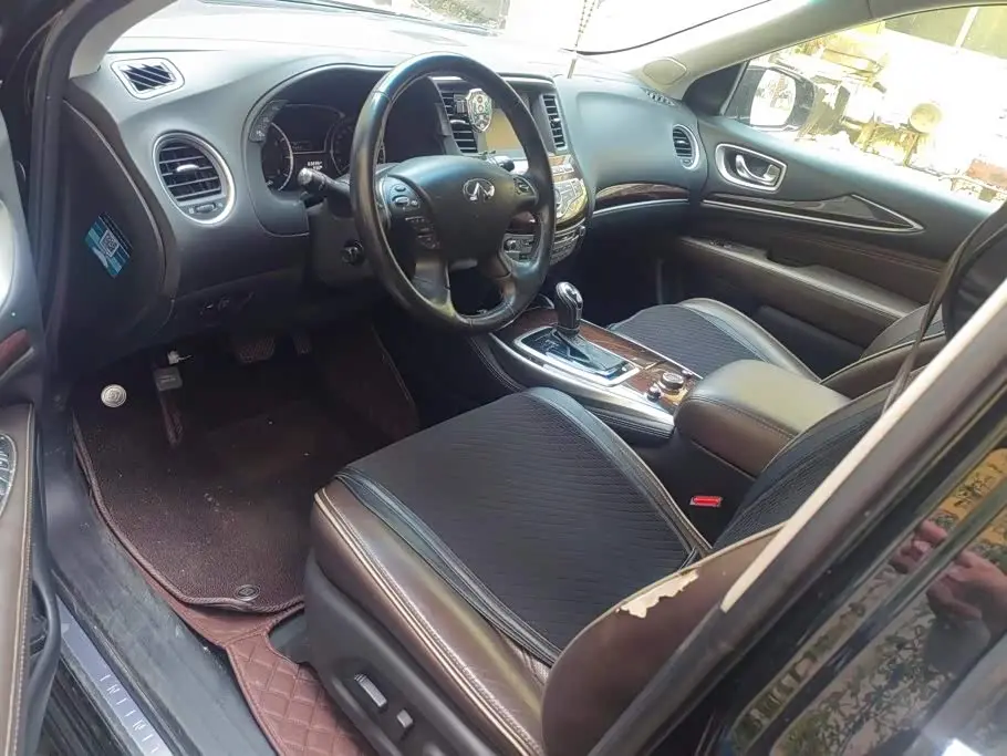 Infiniti QX60 2019 — Photo 9/16