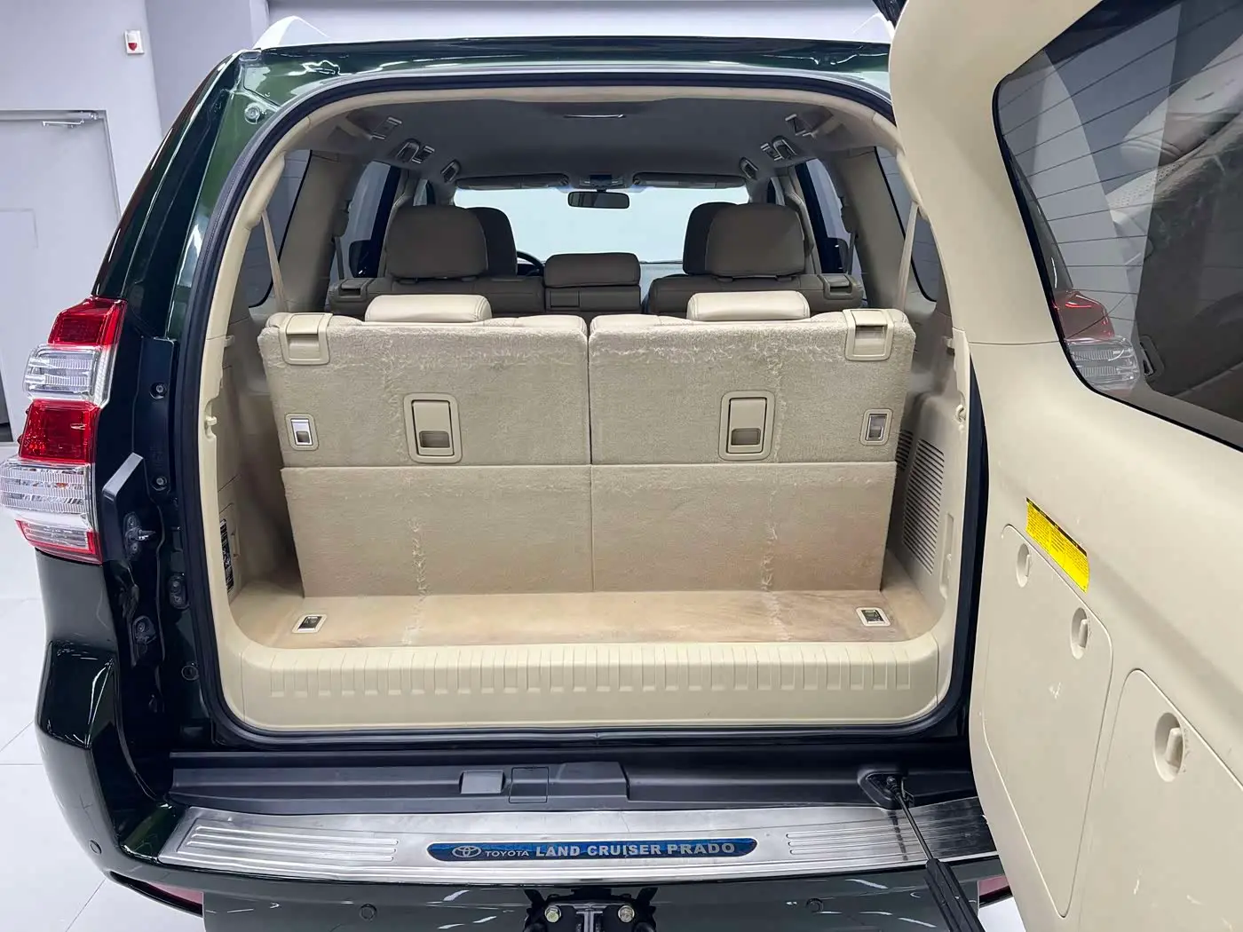 Toyota Prado 2015 — Photo 5/17