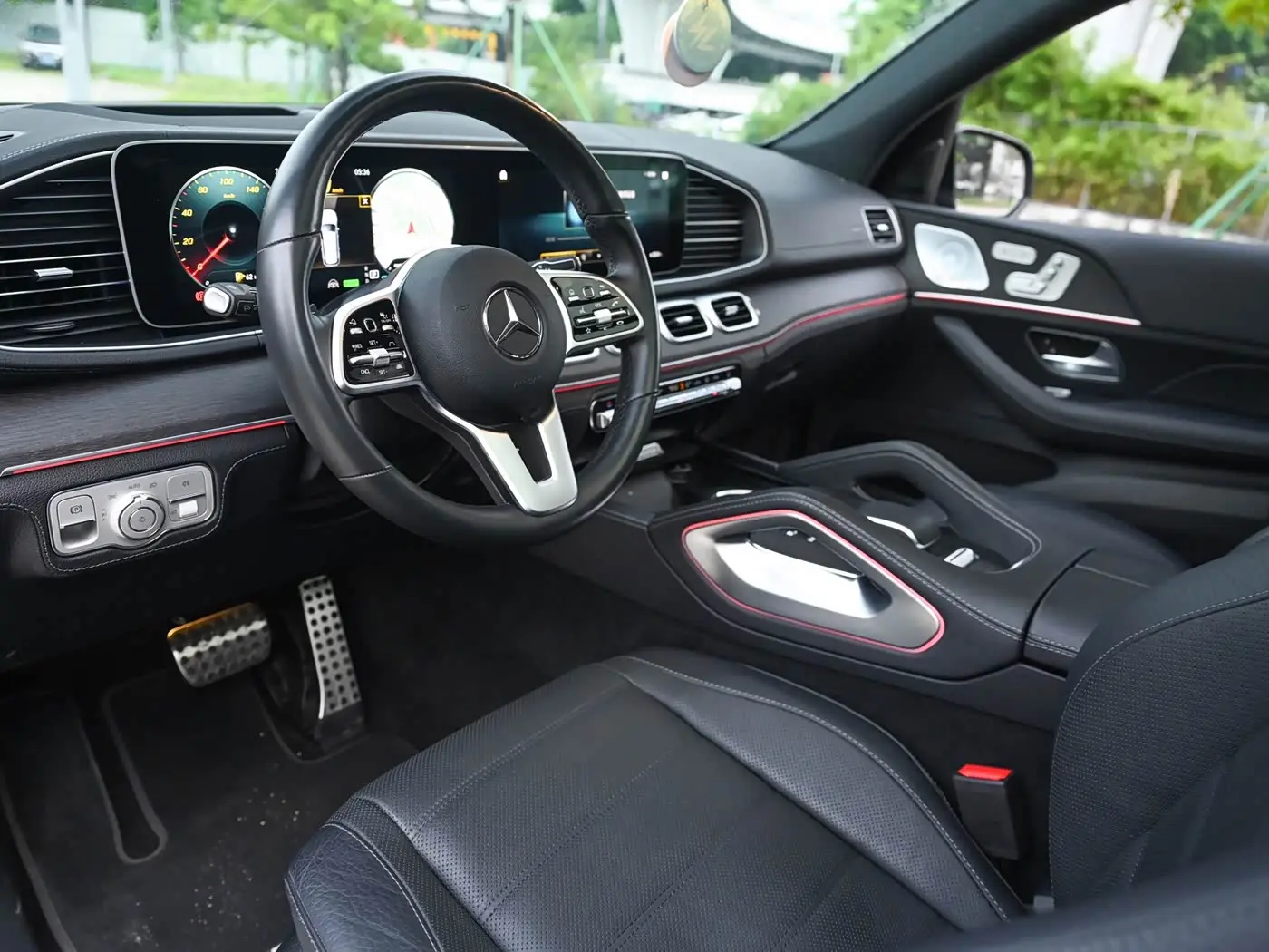 Mercedes-Benz GLS 2021 — Photo 9/20