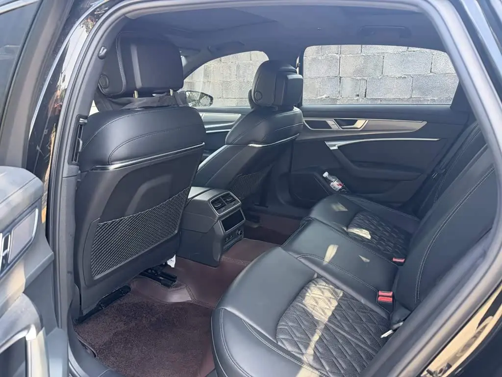 Audi A6L 2025 — Photo 4/9