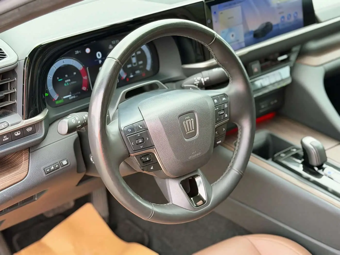 Toyota Crown 2024 — Photo 9/18