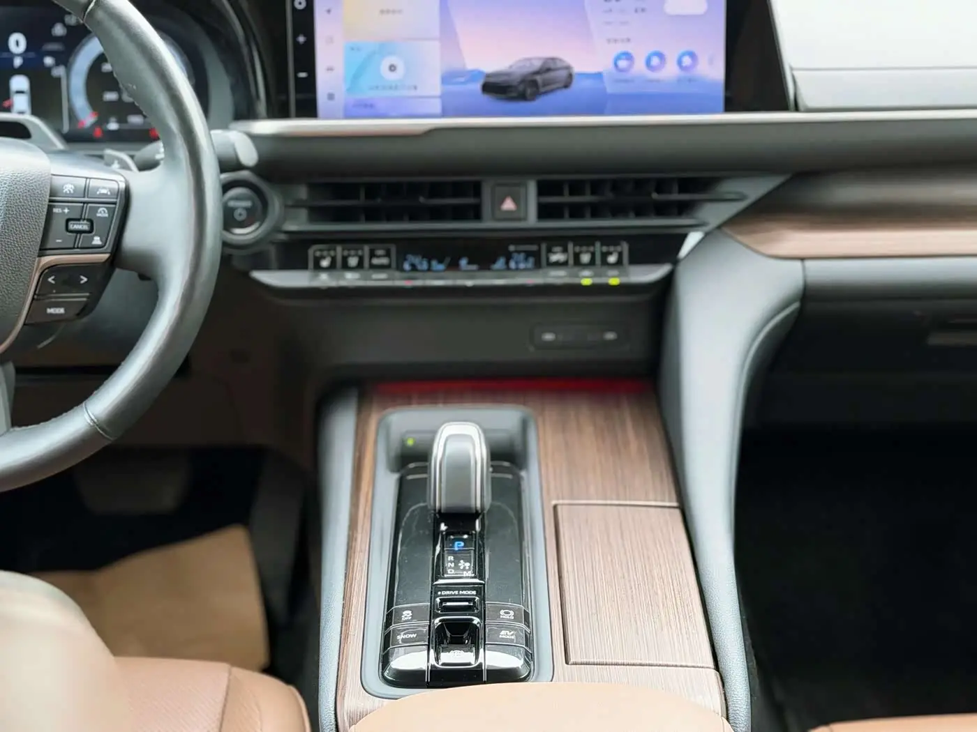 Toyota Crown 2024 — Photo 12/18
