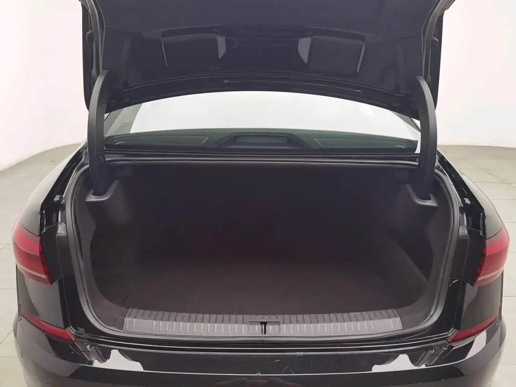 Volkswagen Passat 2025 — Photo 16/20