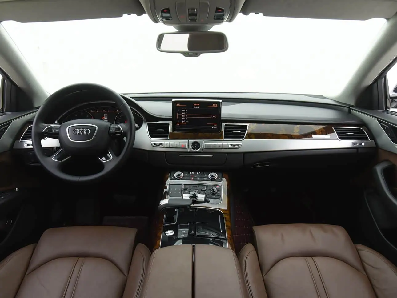 Audi A8 2013 — Photo 15/16