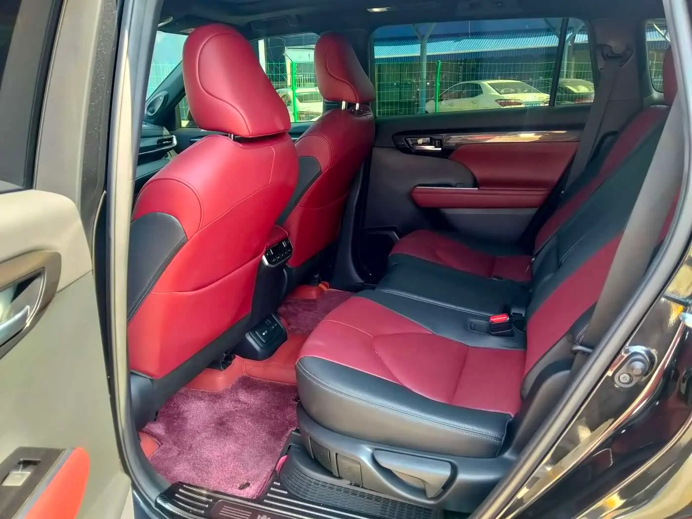 Toyota Crown Kluger 2022 — Photo 15/20