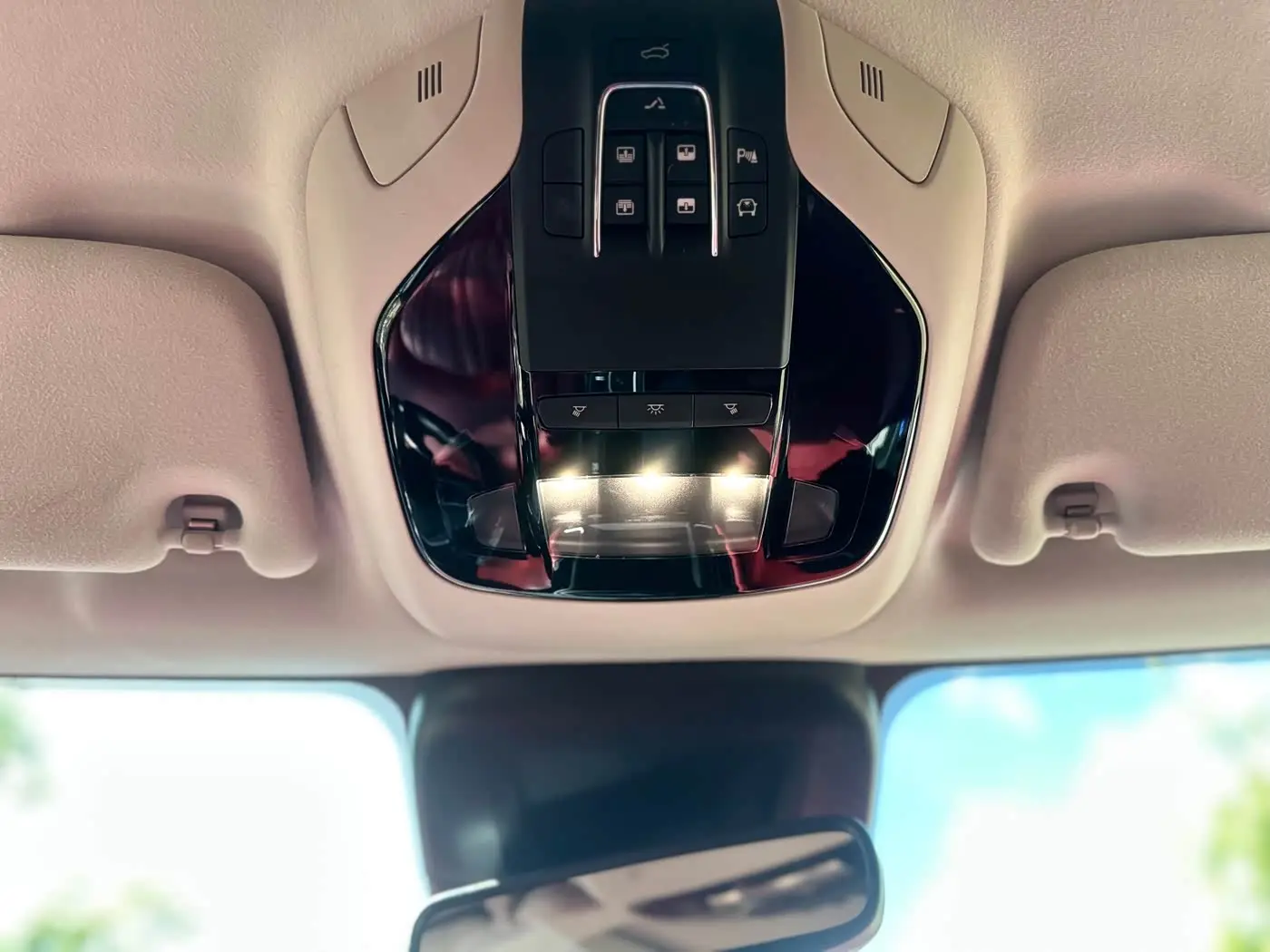 Maserati Levante 2021 — Фото 15/20