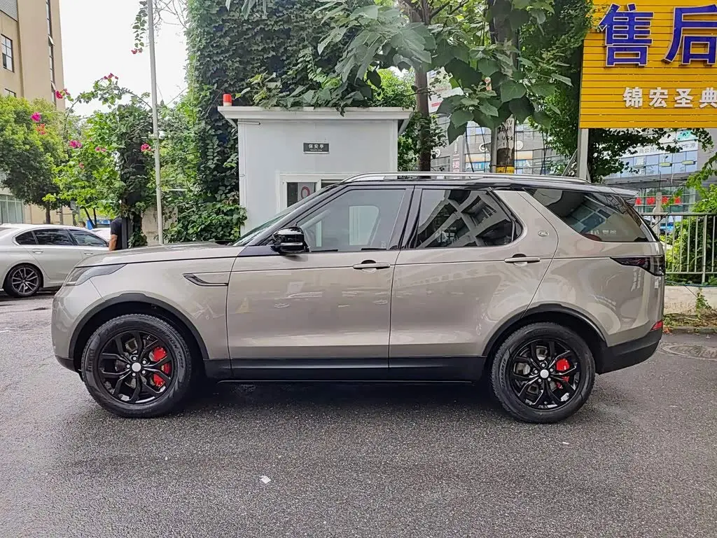 Land Rover Discovery 2018 — Şəkil 3/11