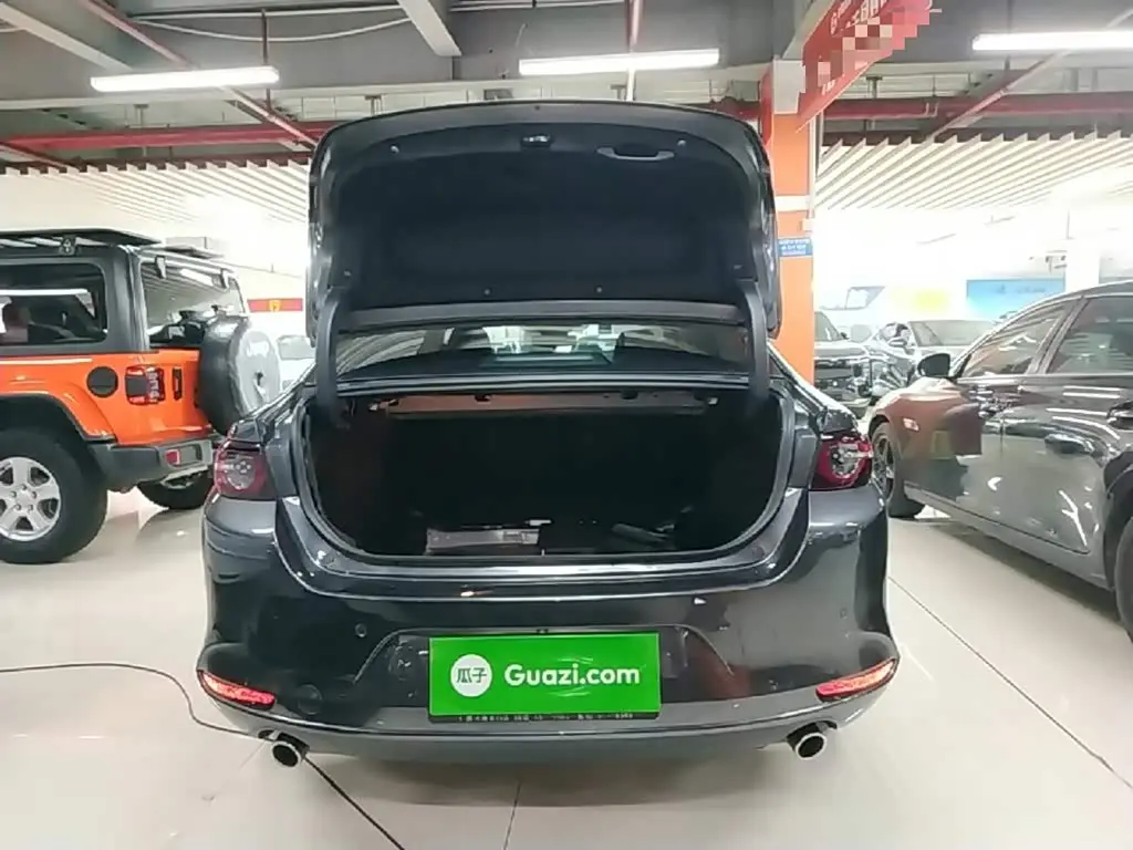Mazda Mazda3 Axela 2024 — Photo 18/19