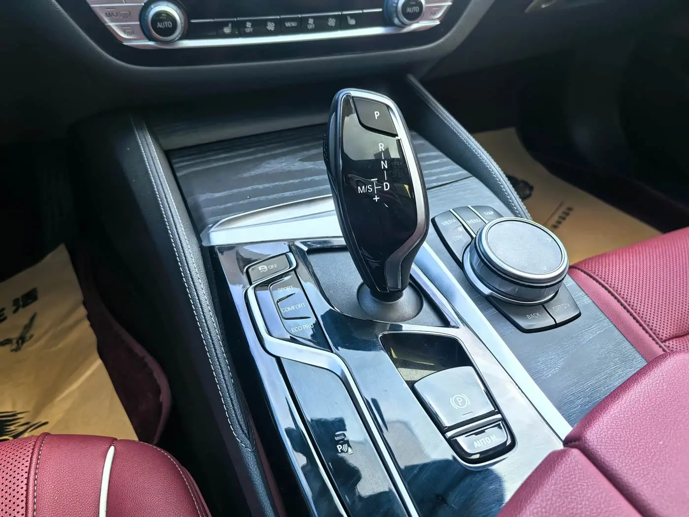 BMW 5 Series 2022 — Photo 18/20