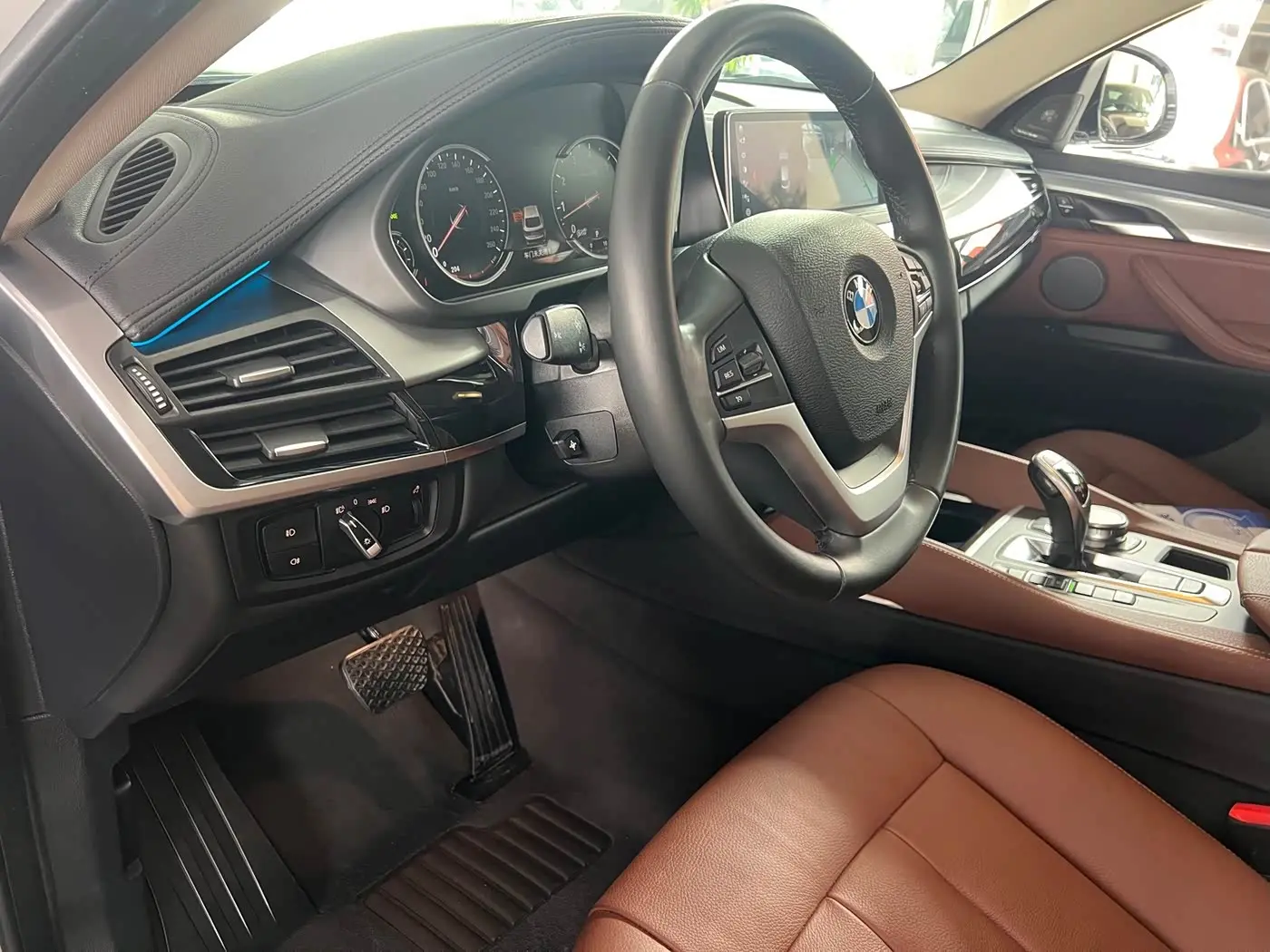 BMW X6 2019 — Photo 14/20