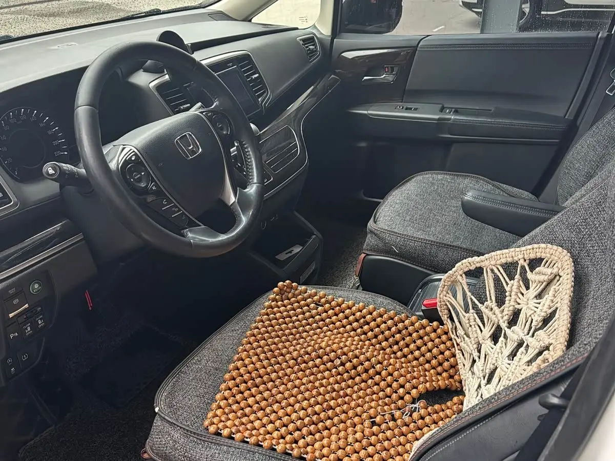 Honda Odyssey 2018 — Photo 2/7