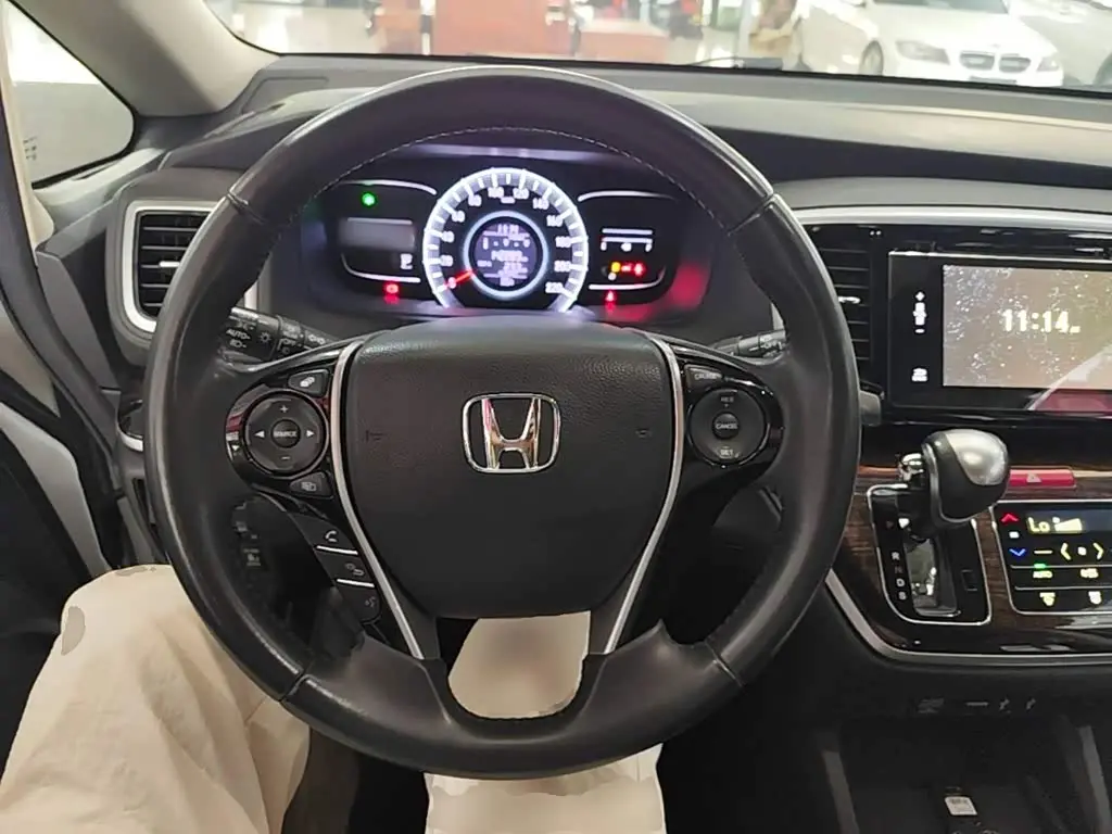 Honda Odyssey 2017 — Фото 11/20