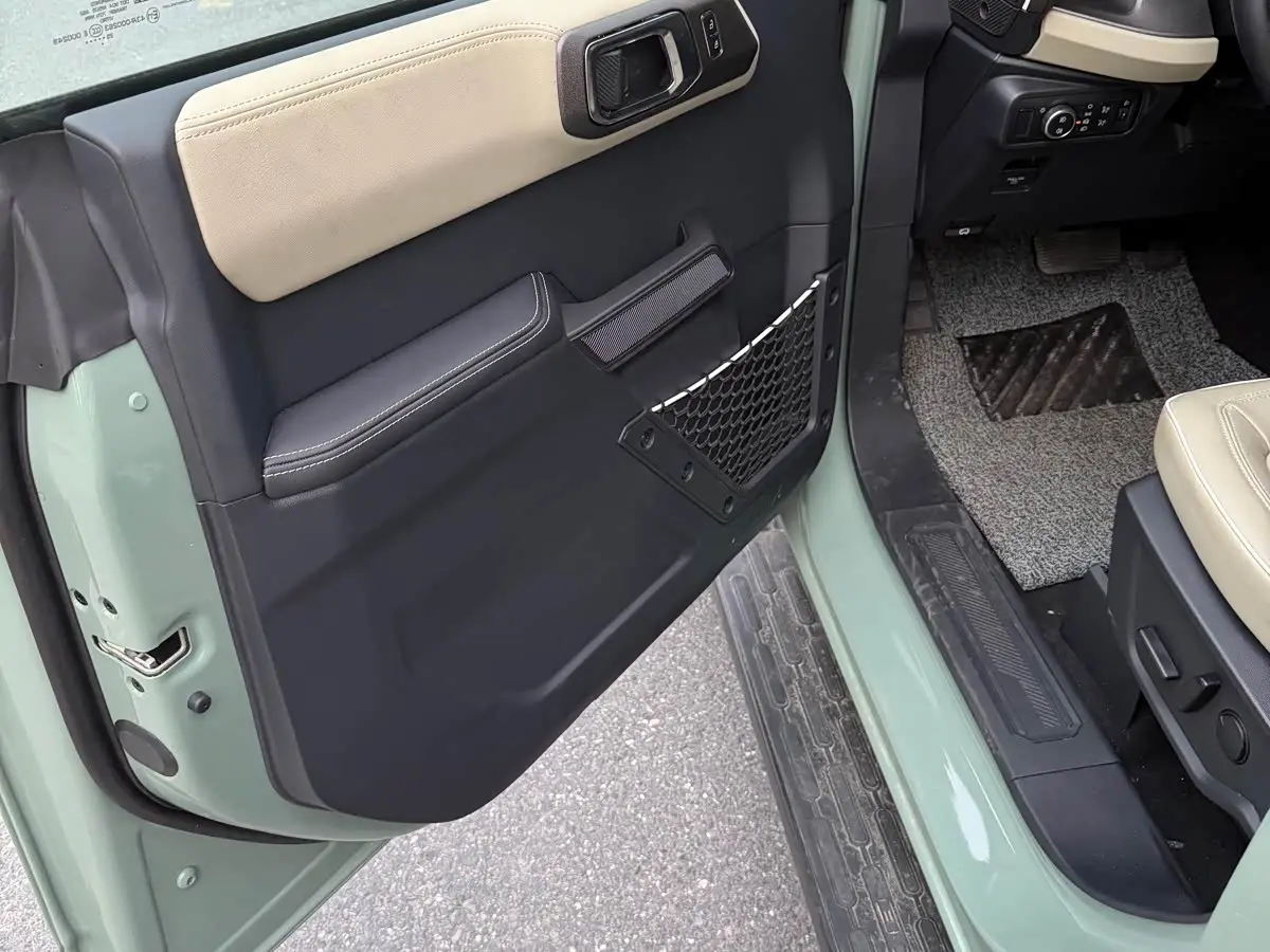 Ford Bronco 2026 — Photo 9/11