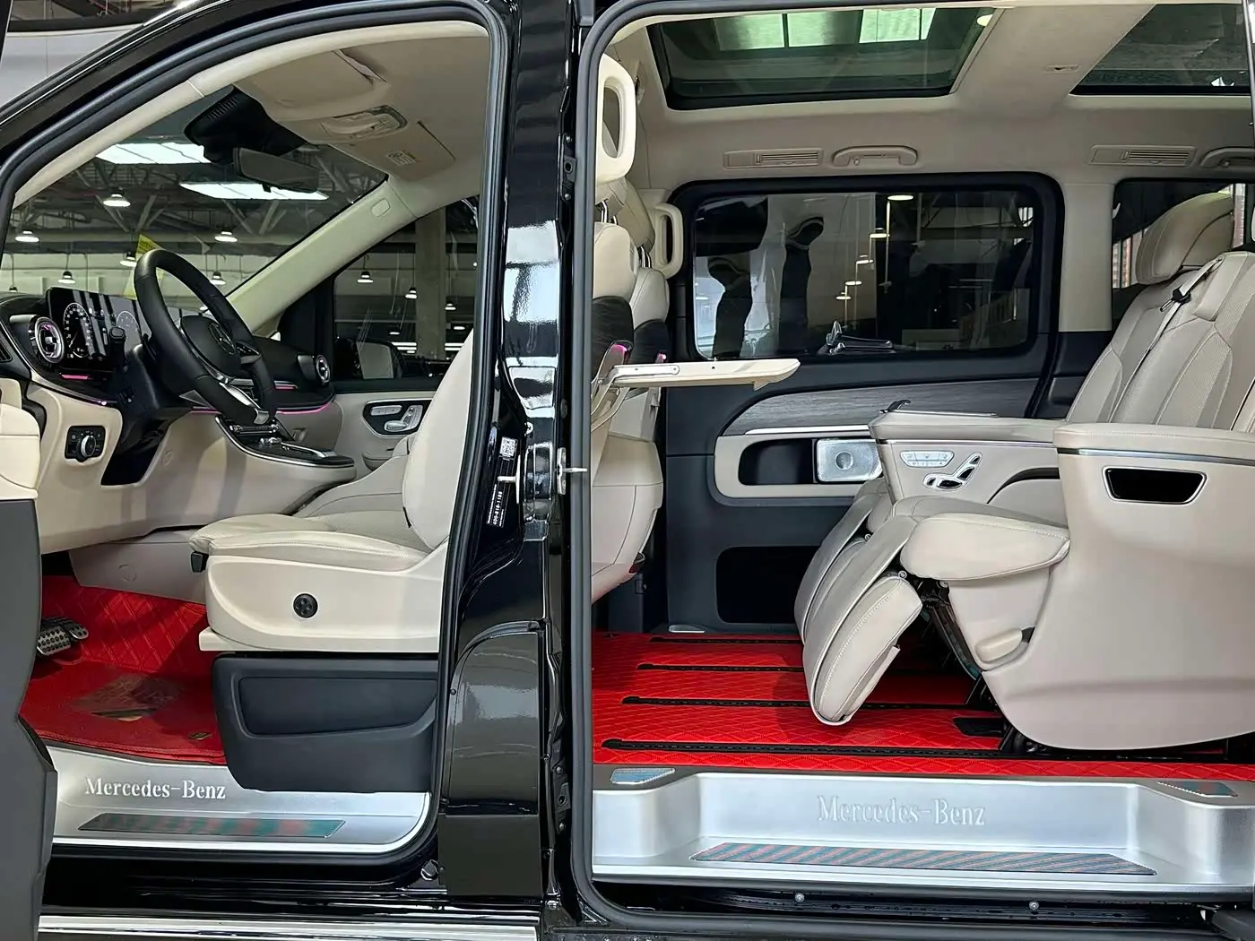 Mercedes-Benz V-Class 2026 — Фото 13/18