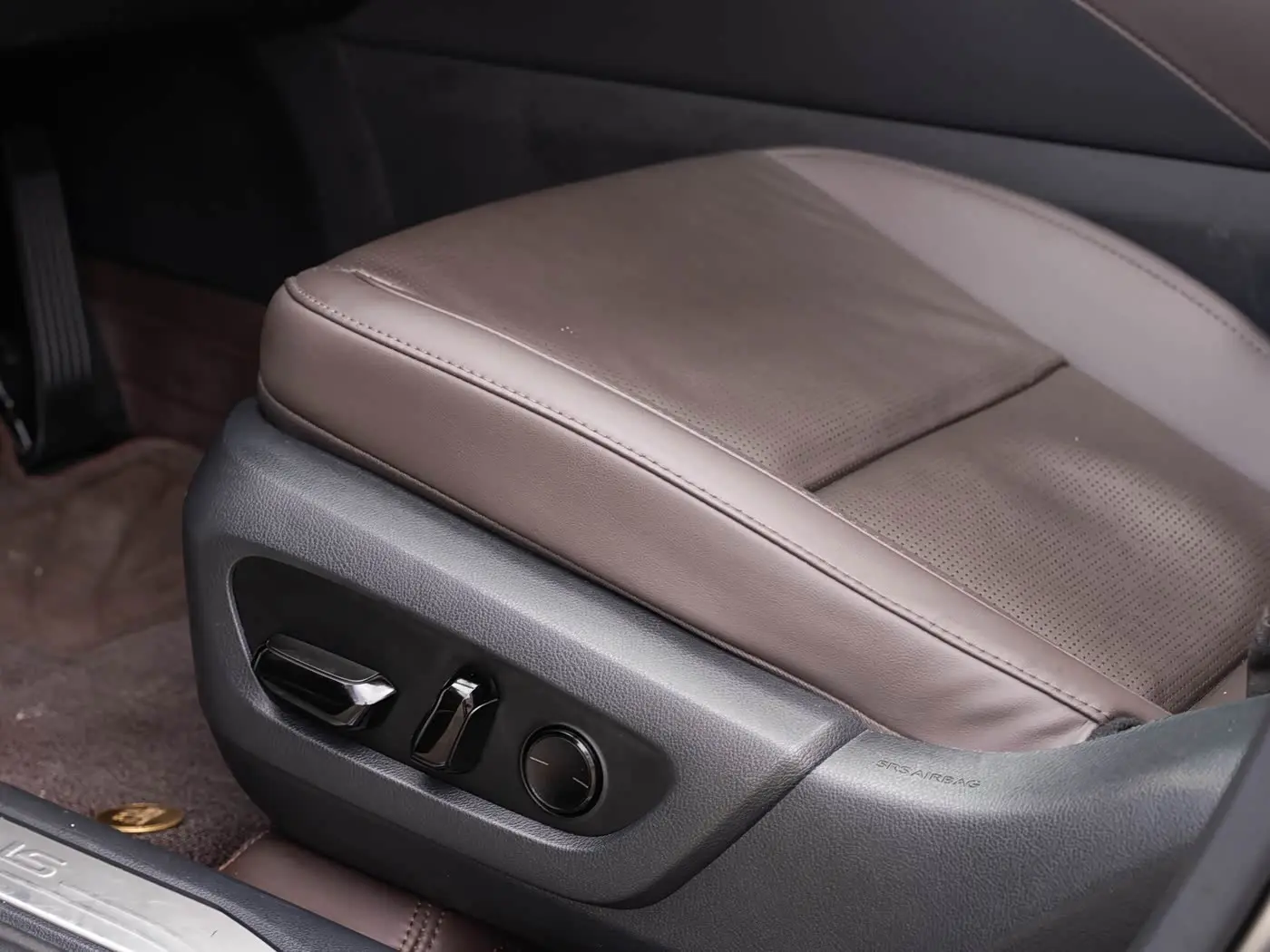 Lexus RX 2025 — Photo 17/20