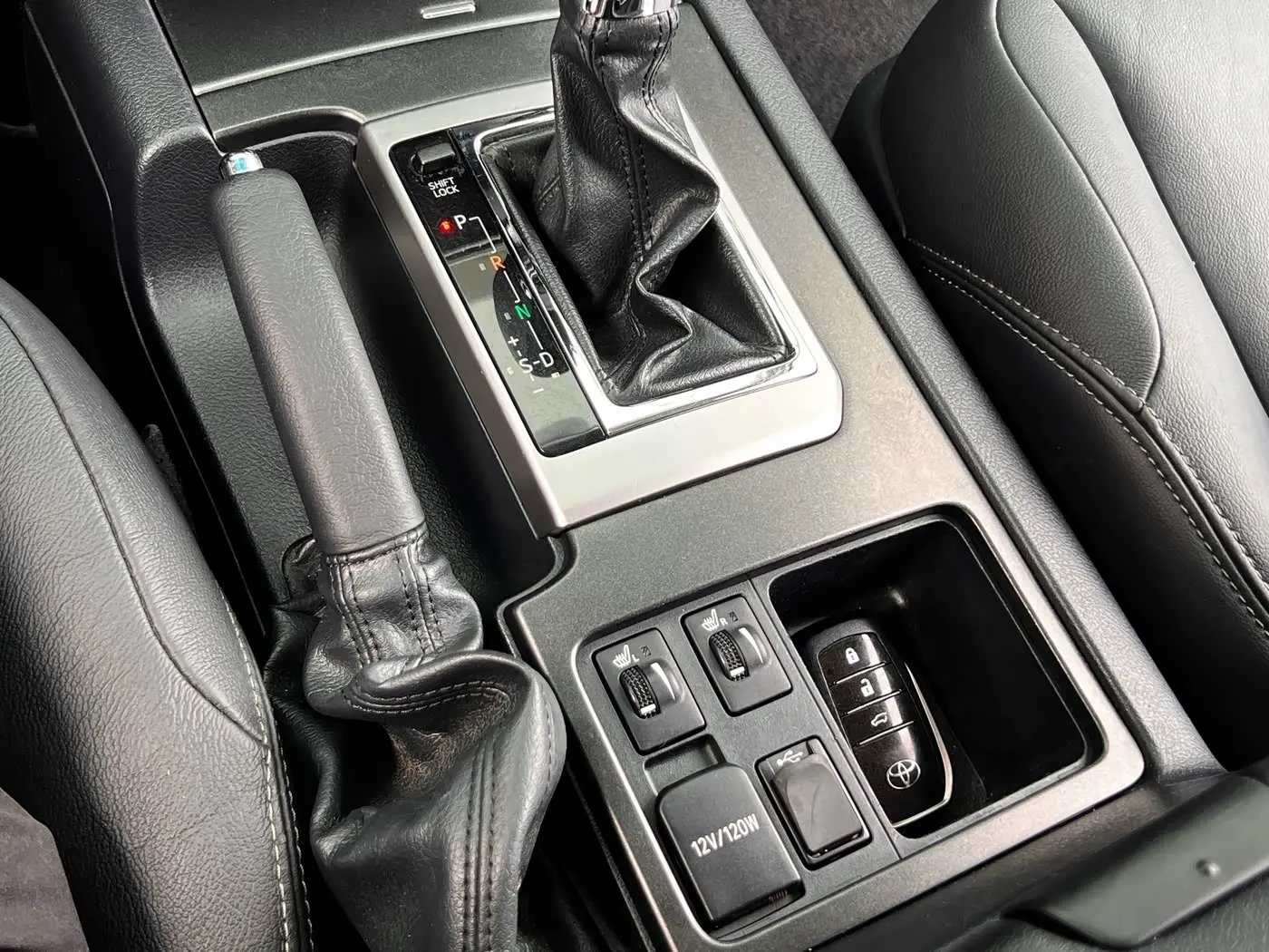 Toyota Prado 2017 — Photo 19/20
