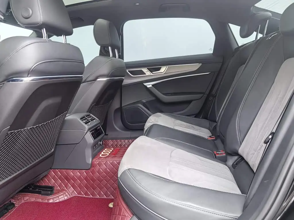 Audi A6L 2023 — Photo 8/17