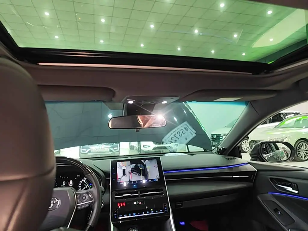 Toyota Avalon 2024 — ფოტო 18/20