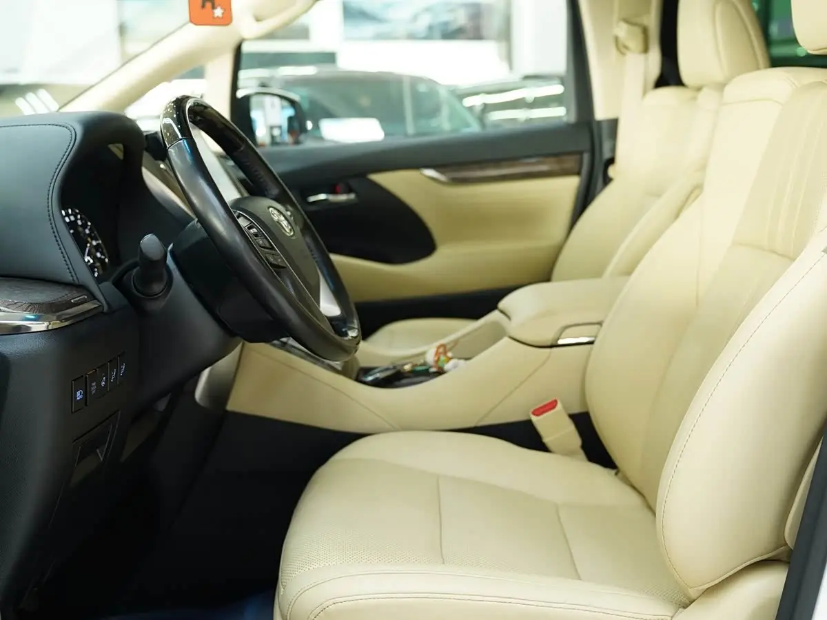 Toyota Alphard 2021 — Photo 4/19