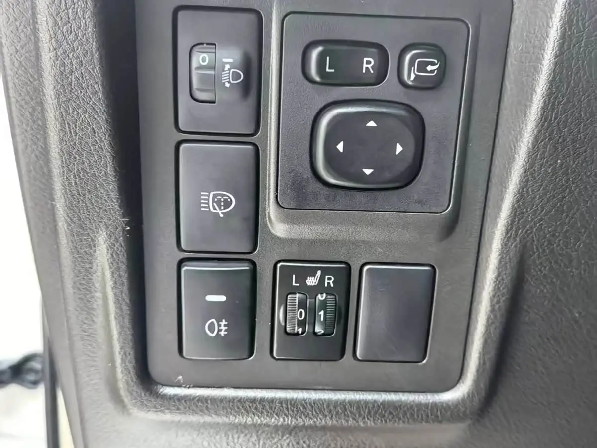 Toyota Prado 2012 — Şəkil 13/16