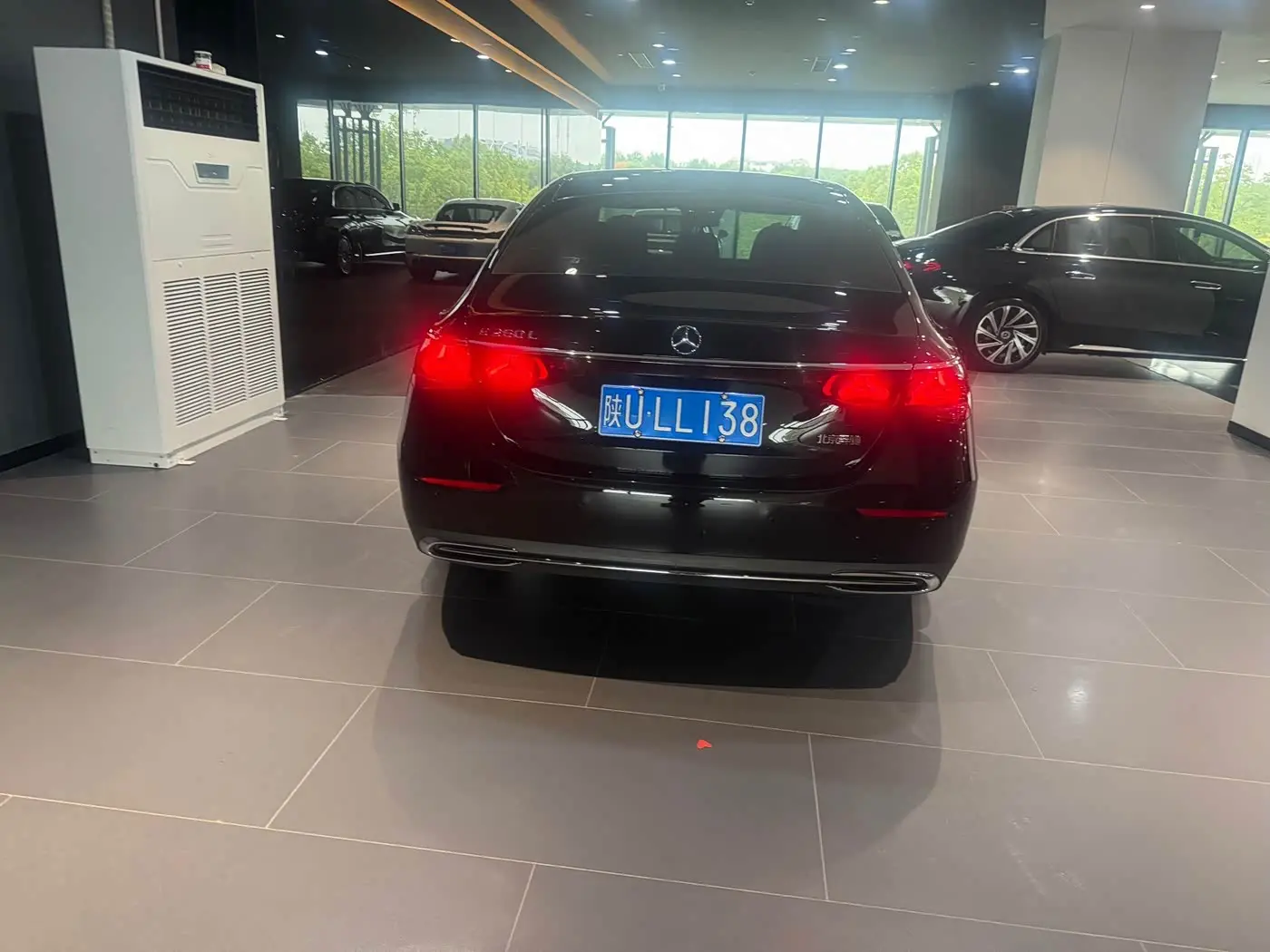 Mercedes-Benz E-Class 2024 — Photo 5/6