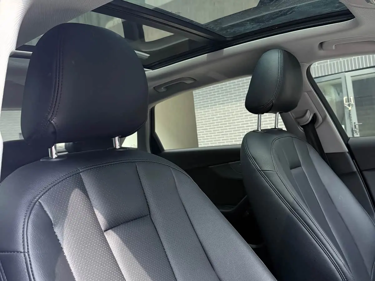 Audi A4L 2019 — Photo 10/20