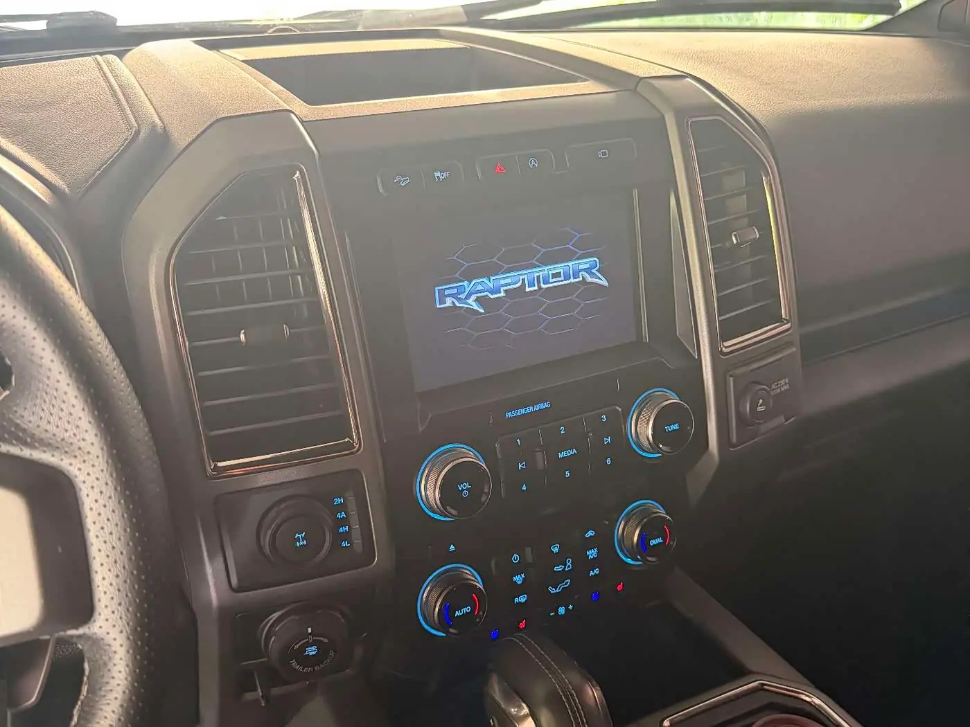 Ford F-150 Raptor 2018 — Photo 19/20