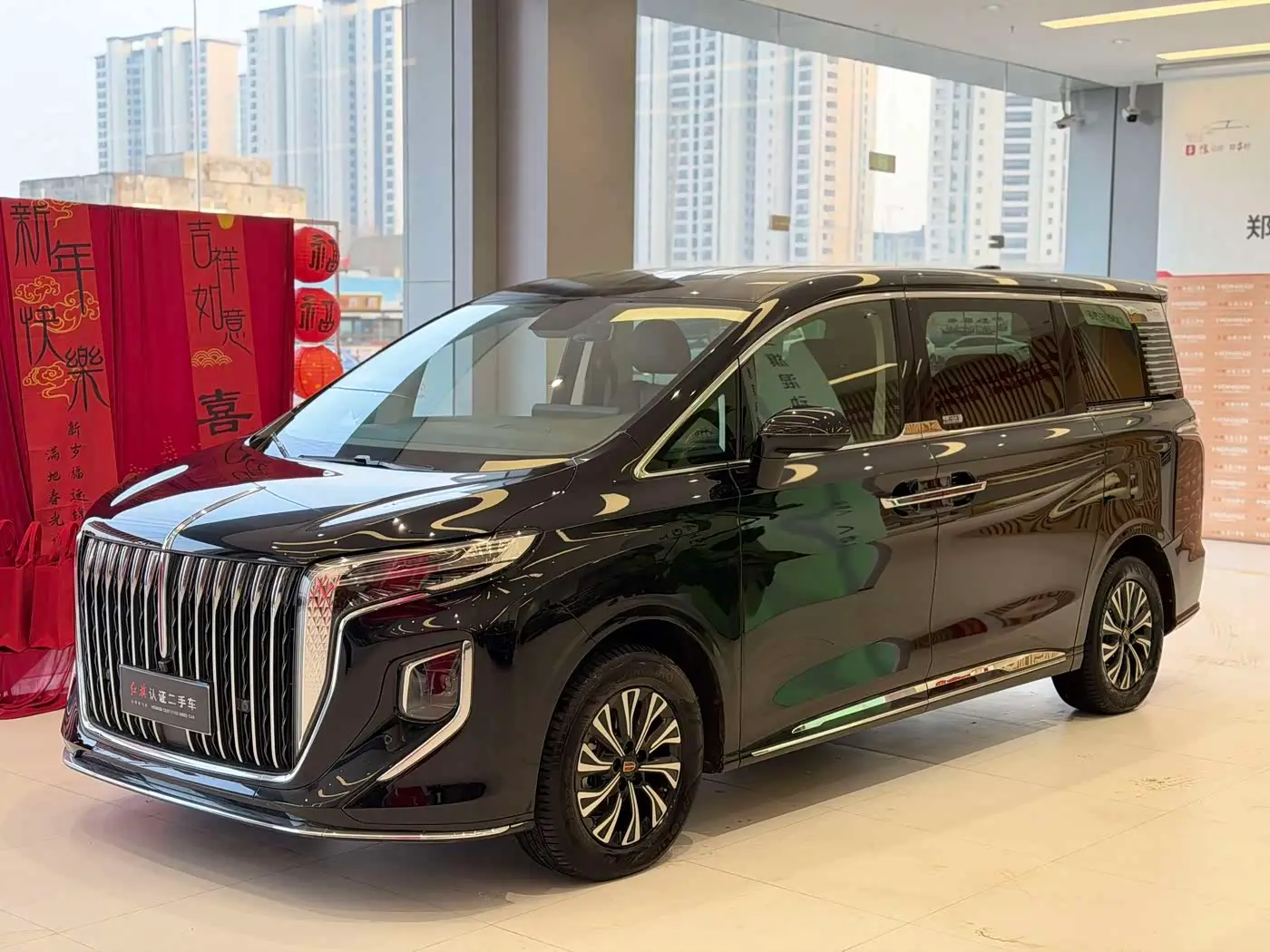 Hongqi HQ9 PHEV 2024 — Фото 1/20