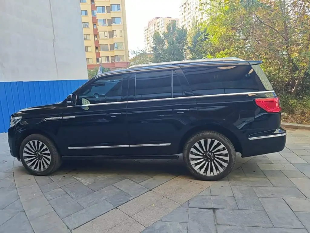 Lincoln Navigator 2022 — Photo 5/20
