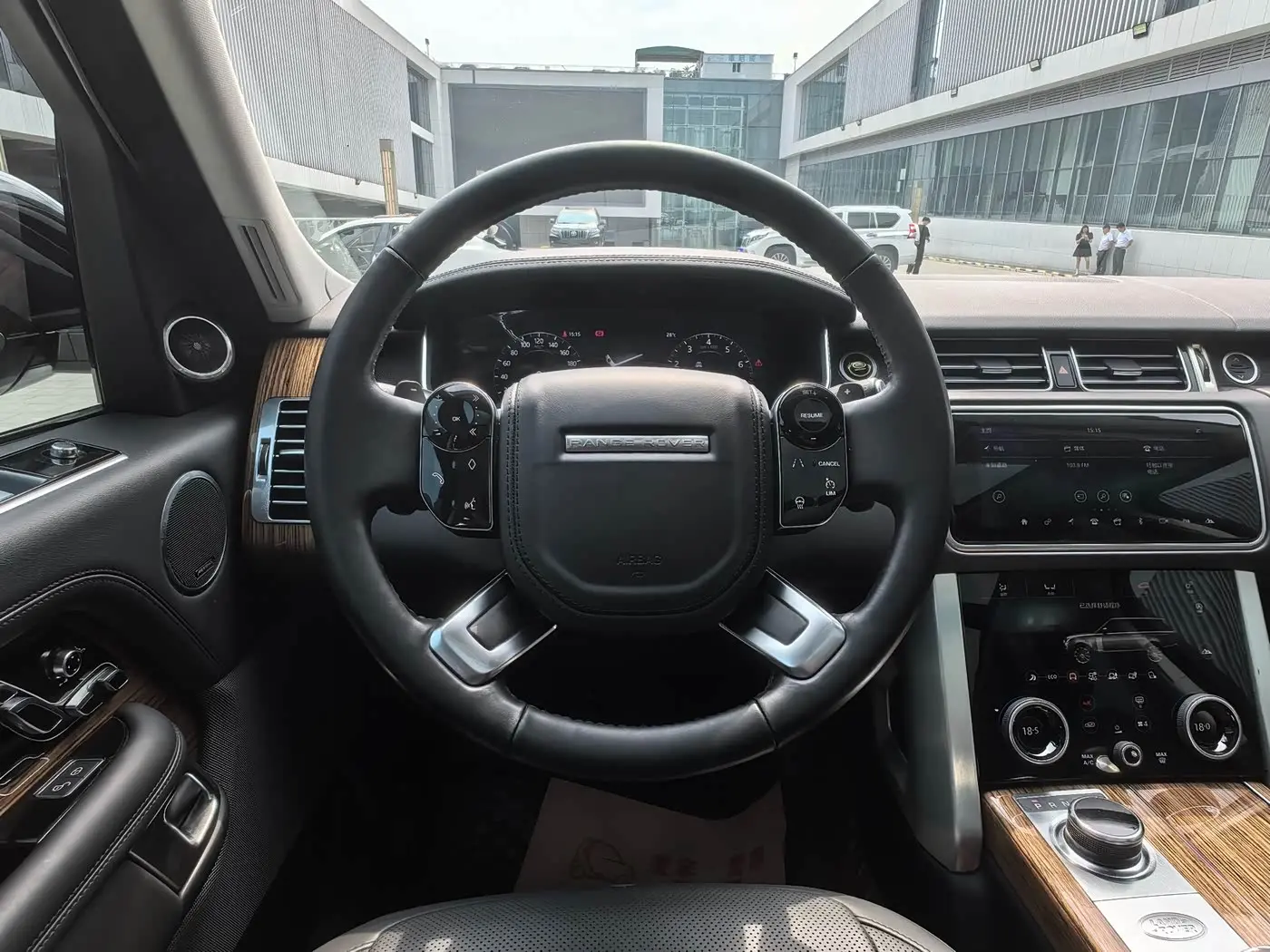 Land Rover Range Rover 2019 — Фото 7/18