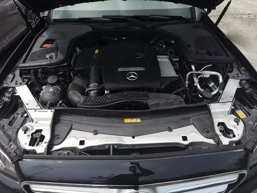 Mercedes-Benz E-Class 2018 — Şəkil 15/19