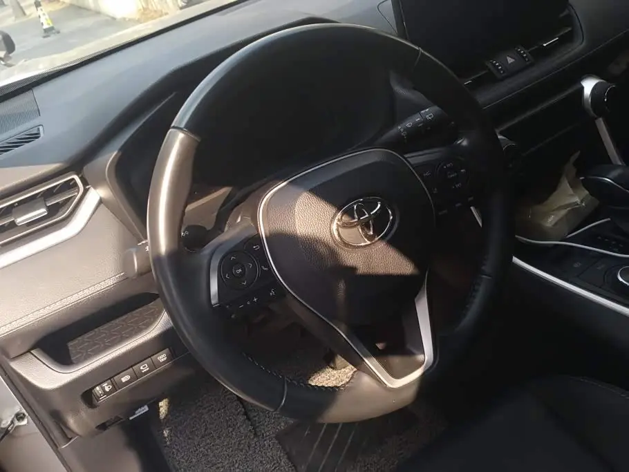 Toyota Wildlander 2023 — Photo 15/16