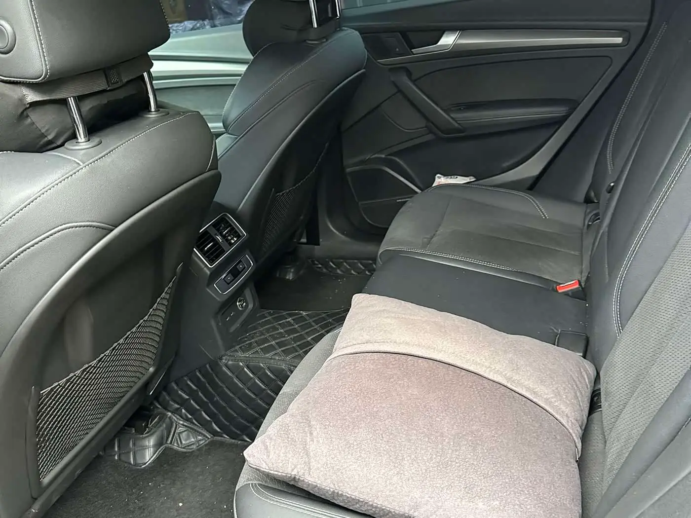 Audi Q5L Sportback 2021 — ფოტო 7/9