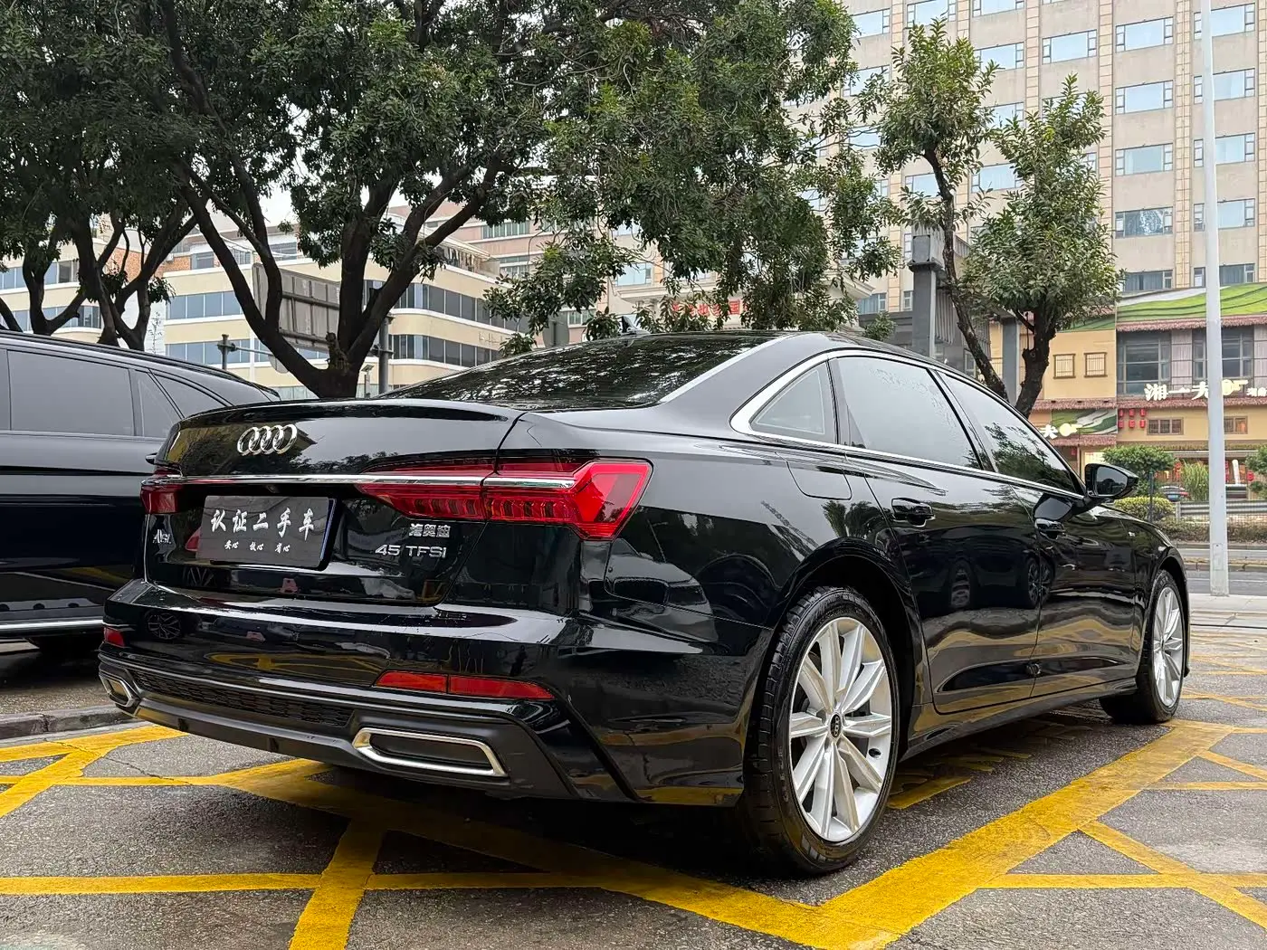 Audi A6L 2022 — Фото 4/17