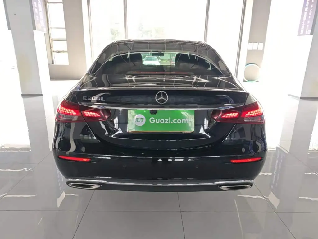 Mercedes-Benz E-Class 2021 — Photo 6/20