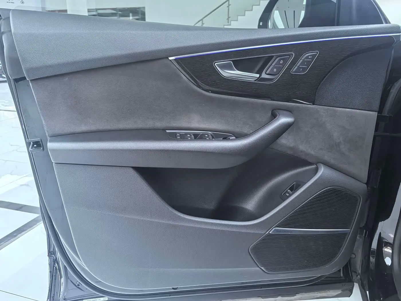 Audi Q8 2022 — Photo 4/15