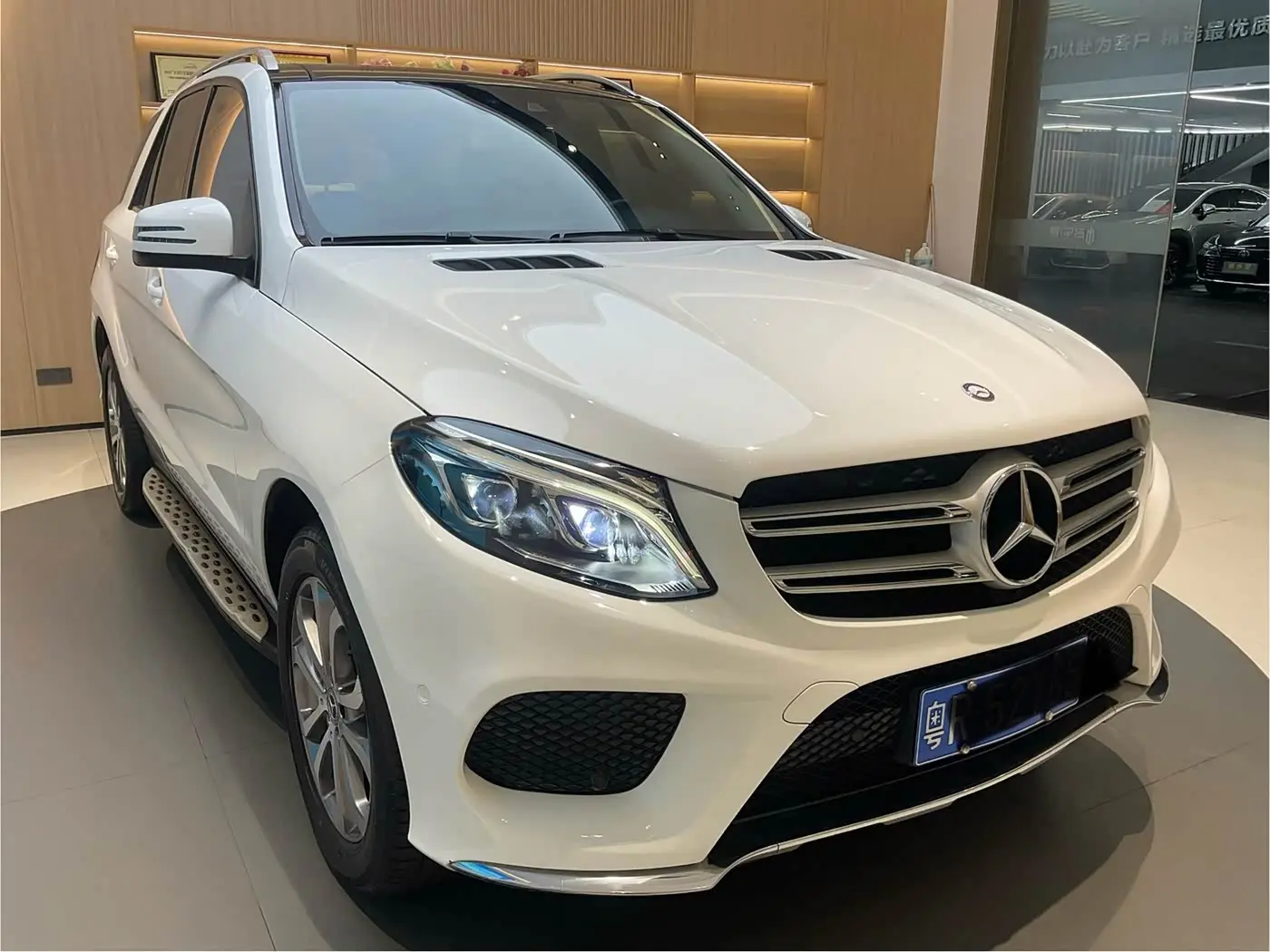 Mercedes-Benz GLE 2017 — Photo 3/20